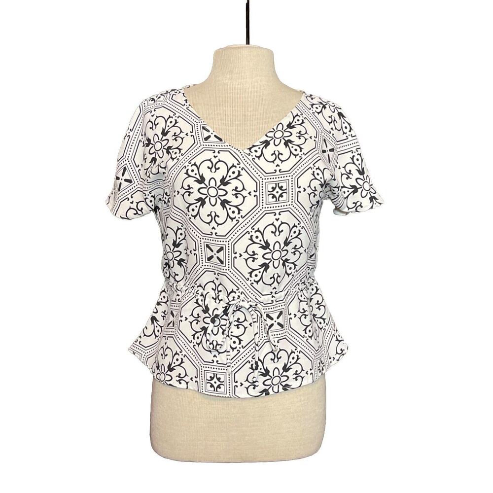 ANN TAYLOR Petites Women’s Size XSP Top White Black Print Polyester Spandex